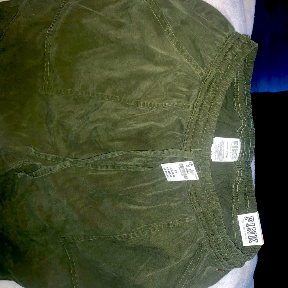 Nice jogging army green pants